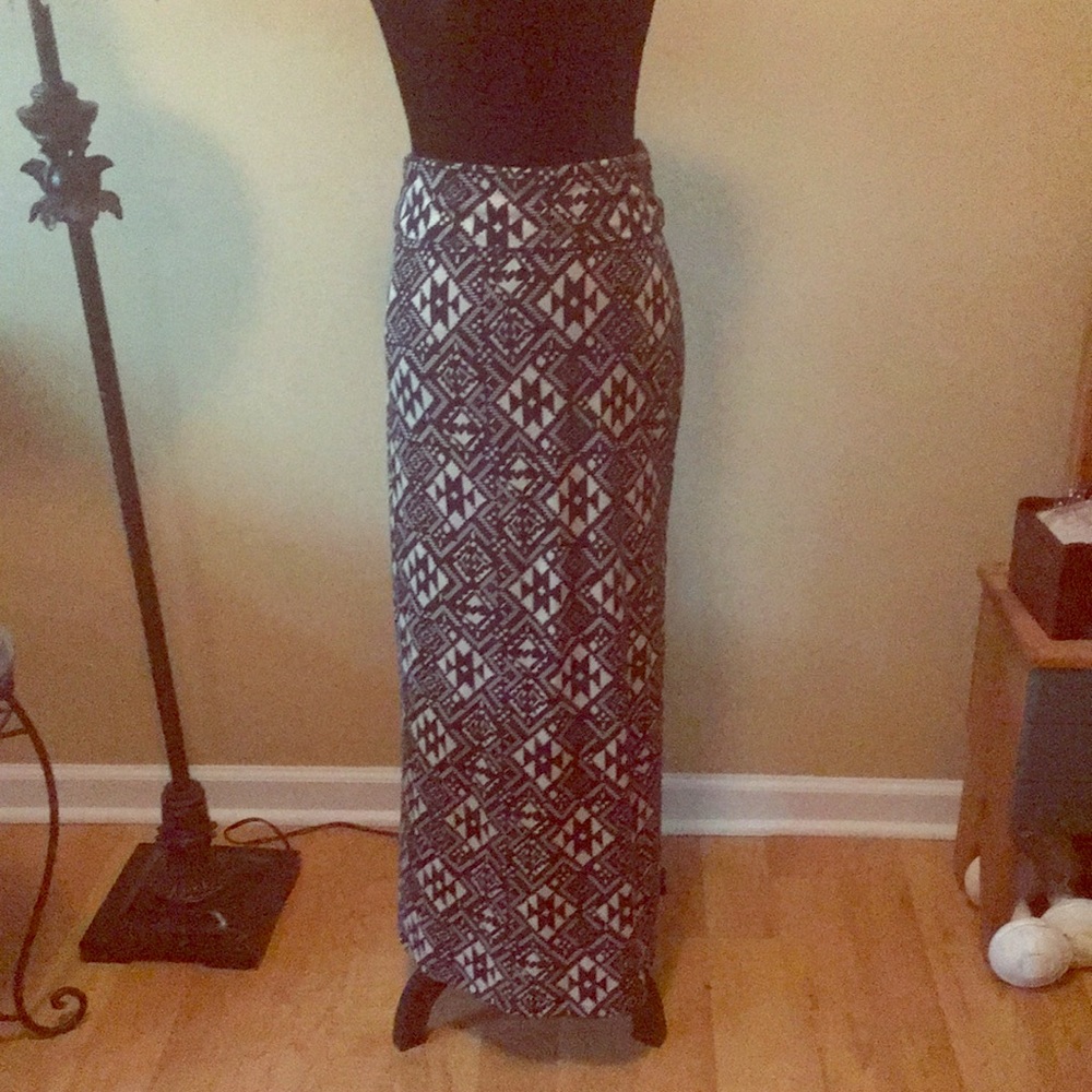 Black and cream maxi skirt